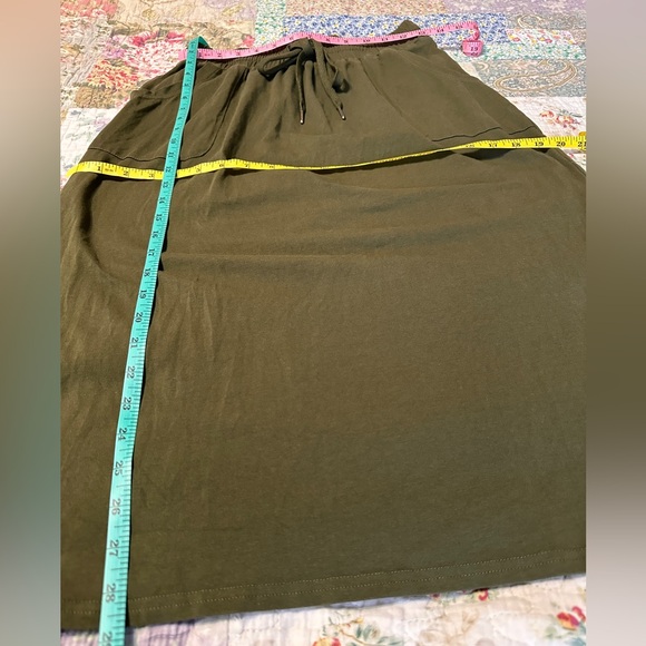 Khaki green midi skirt — with pockets! Perfect for camp, weekend, casual work. - Picture 6 of 6